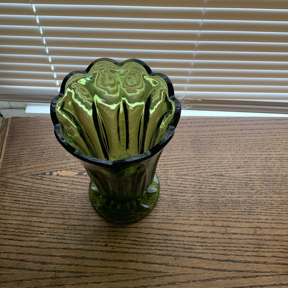Beautiful Vase - Picture 2 of 6